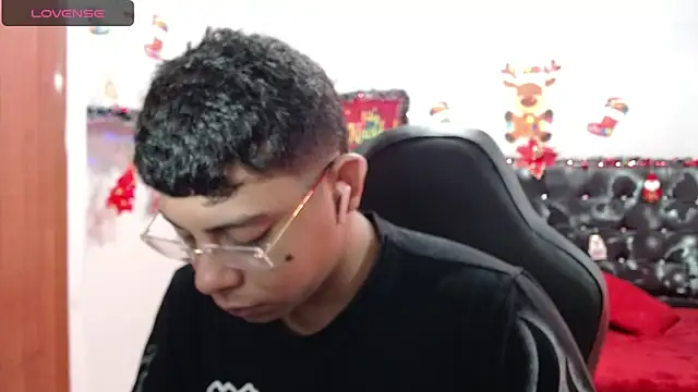 Snapshot of Wiiliam_20 chatting on December 24, 2024, 1:28 pm Wiiliam 20 online show from December 24, 2024, 1:28 pm