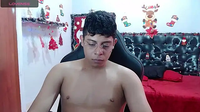 Snapshot of Wiiliam_20 chatting on December 16, 2024, 6:38 pm Wiiliam 20 online show from December 16, 2024, 6:38 pm