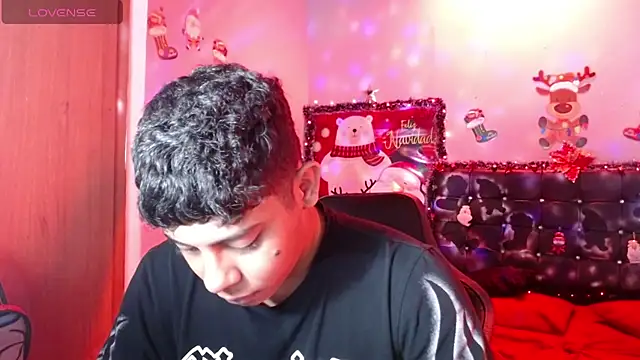 Snapshot of Wiiliam_20 chatting on December 7, 2024, 5:15 pm Wiiliam 20 online show from December 7, 2024, 5:15 pm