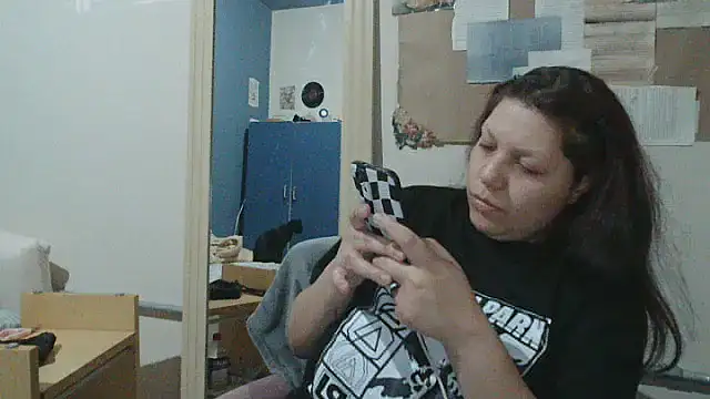 Snapshot of bbyedarling chatting on October 15, 2025, 12:31 am bbyedarling online show from October 15, 2025, 12:31 am