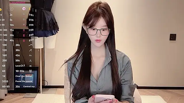 omaiiil online show from November 12, 2025, 12:42 pm