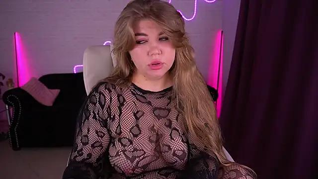 GabbieJay online show from November 7, 2025, 2:10 pm