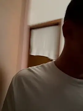 christianporcella  online show from February 4, 2026, 4:24 pm