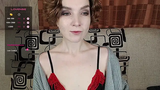 TinaWince online show from November 27, 2025, 4:46 am