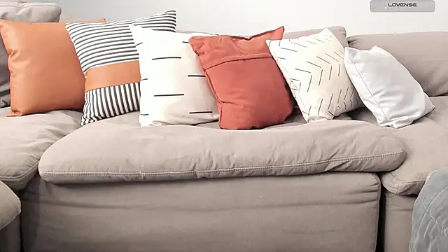  alaiasmile  online show from February 27, 2026, 3:01 pm