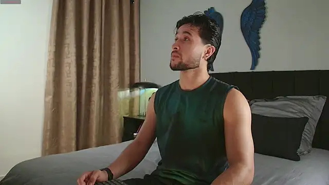 Snapshot of Valentinoford chatting on February 14, 2026, 12:11 am Valentinoford online show from February 14, 2026, 12:11 am