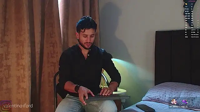 Snapshot of Valentinoford chatting on September 10, 2025, 8:41 pm Valentinoford online show from September 10, 2025, 8:41 pm