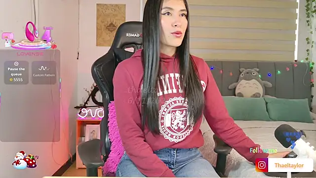  thaeltaylor online show from November 16, 2025, 8:24 pm