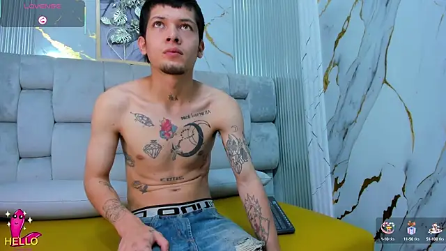 kendalltaylorr online show from January 30, 2025, 2:49 am