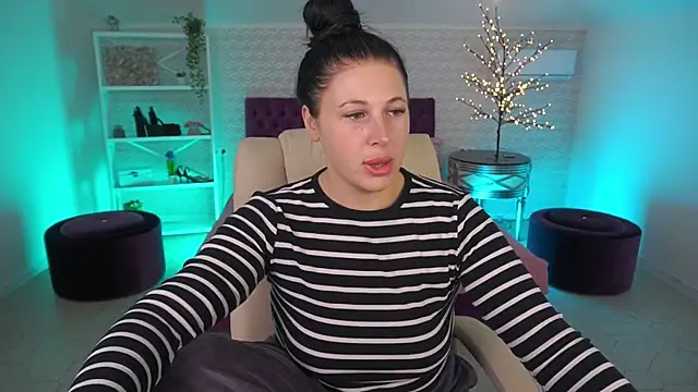 ArianaDarkk online show from May 9, 2026, 7:39 pm