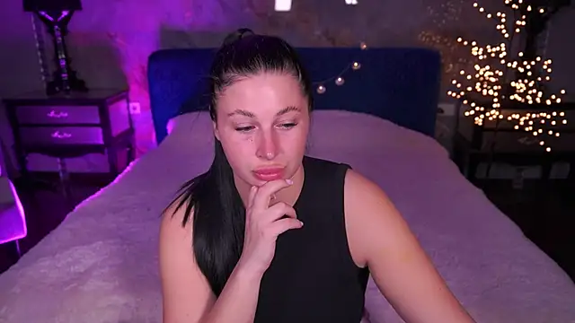 ArianaDarkk online show from April 6, 2026, 5:25 pm