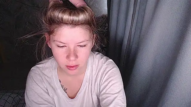 Snapshot of MelissaXKinky chatting on October 25, 2025, 2:22 am MelissaXKinky online show from October 25, 2025, 2:22 am