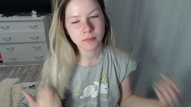 Snapshot of MelissaXKinky chatting on March 5, 2025, 2:03 am MelissaXKinky online show from March 5, 2025, 2:03 am