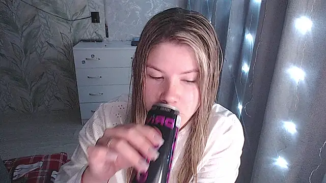 Snapshot of MelissaXKinky chatting on November 16, 2025, 6:12 pm MelissaXKinky online show from November 16, 2025, 6:12 pm