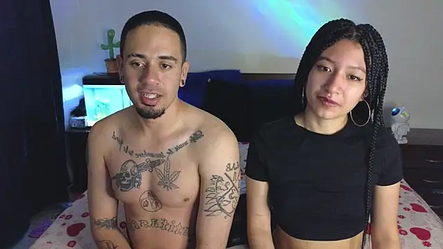 Snapshot of tony_and_sophia chatting on March 19, 2025, 11:06 am tony and sophia online show from March 19, 2025, 11:06 am