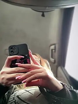 Teya moon  online show from March 20, 2025, 10:21 am