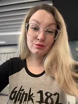 Teya moon  online show from February 20, 2025, 11:31 am