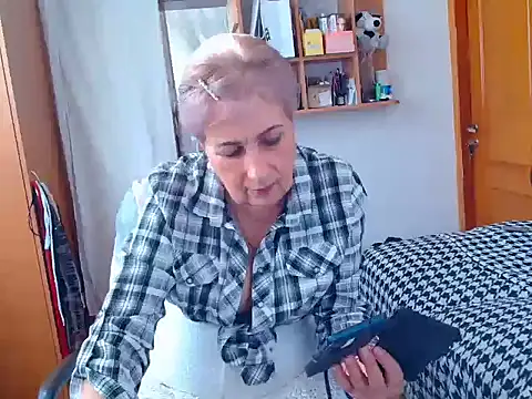 Victoria5643 online show from February 9, 2025, 12:41 pm