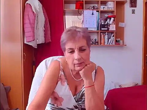 Victoria5643 online show from October 21, 2025, 12:26 pm