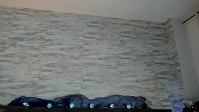 Anneth  M online show from December 18, 2025, 7:50 pm