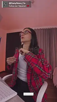 Snapshot of DanyNova_Co chatting on February 16, 2025, 9:05 pm DanyNova Co online show from February 16, 2025, 9:05 pm