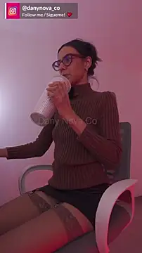 Snapshot of DanyNova_Co chatting on March 7, 2025, 7:38 pm DanyNova Co online show from March 7, 2025, 7:38 pm