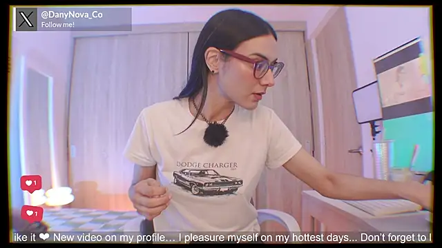 Snapshot of DanyNova_Co chatting on April 19, 2026, 9:06 pm DanyNova Co online show from April 19, 2026, 9:06 pm
