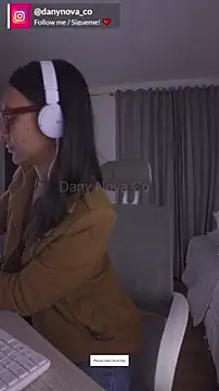Snapshot of DanyNova_Co chatting on February 18, 2025, 7:52 pm DanyNova Co online show from February 18, 2025, 7:52 pm