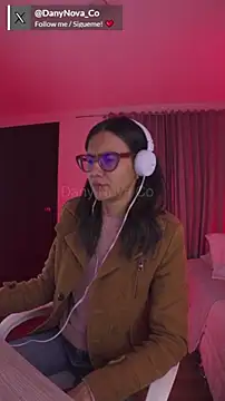 Snapshot of DanyNova_Co chatting on February 18, 2025, 10:58 pm DanyNova Co online show from February 18, 2025, 10:58 pm