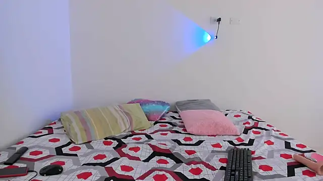 thamara26 online show from October 21, 2025, 6:18 pm