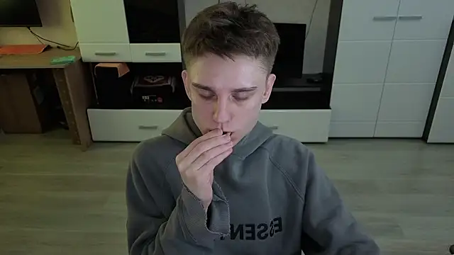 angryzan online show from February 5, 2026, 7:04 am