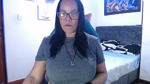 Snapshot of sofia_lopez76 chatting on September 10, 2025, 12:09 am sofia lopez76 online show from September 10, 2025, 12:09 am