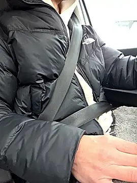 Zeefy online show from December 4, 2025, 8:35 am