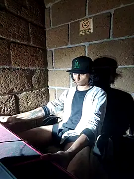 Snapshot of Pitudo20cmm chatting on November 14, 2025, 9:46 am Pitudo20cmm online show from November 14, 2025, 9:46 am