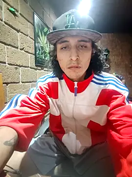 Snapshot of Pitudo20cmm chatting on November 12, 2025, 6:17 am Pitudo20cmm online show from November 12, 2025, 6:17 am