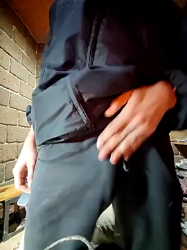 Snapshot of Pitudo20cmm chatting on November 4, 2025, 5:44 am Pitudo20cmm online show from November 4, 2025, 5:44 am