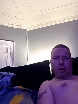 walker1979 online show from October 12, 2025, 12:01 am