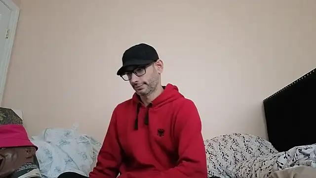 hailzeffn online show from October 31, 2025, 1:19 pm