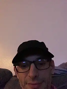 hailzeffn online show from April 6, 2026, 12:17 am