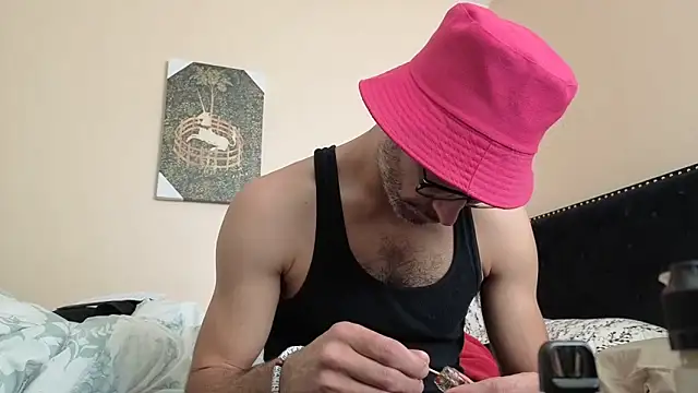 hailzeffn online show from November 2, 2025, 1:38 pm