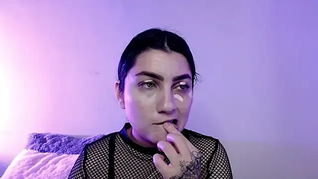 sophy rock online show from November 12, 2025, 5:06 pm