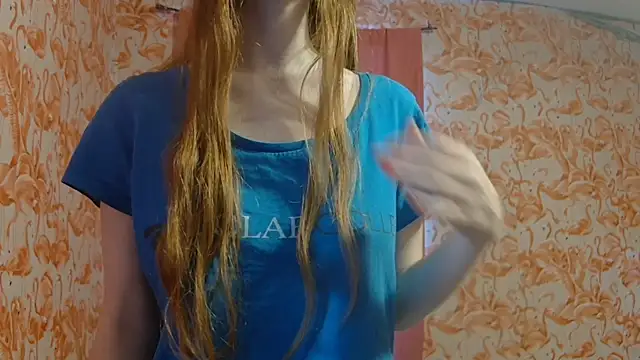 strawberrysmoothie online show from December 19, 2025, 9:06 pm