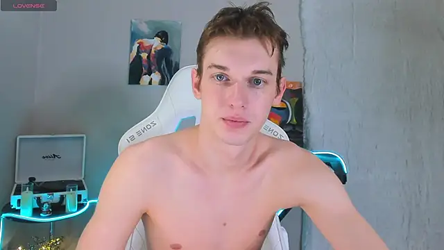 Snapshot of 4ever_dude chatting on March 10, 2025, 3:45 am 4ever dude online show from March 10, 2025, 3:45 am