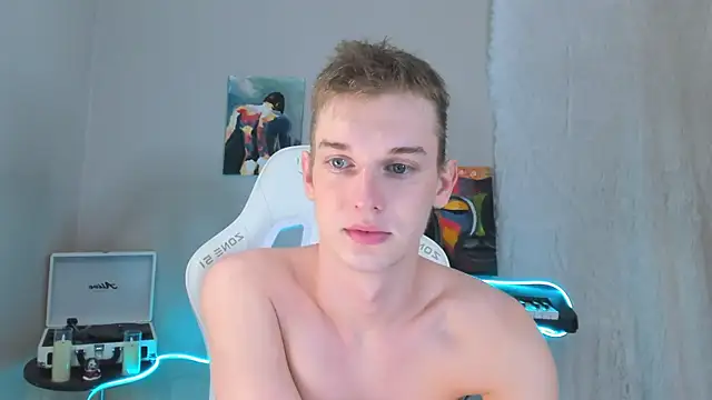 Snapshot of 4ever_dude chatting on February 5, 2025, 3:23 am 4ever dude online show from February 5, 2025, 3:23 am