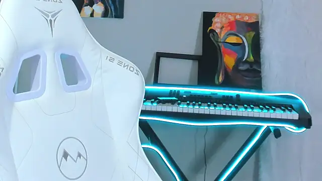 Snapshot of 4ever_dude chatting on February 20, 2025, 3:56 am 4ever dude online show from February 20, 2025, 3:56 am