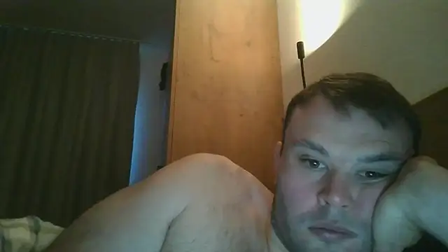 hotshot5395 online show from September 28, 2025, 5:03 am