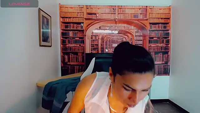 khiara moretti online show from March 4, 2025, 7:54 pm