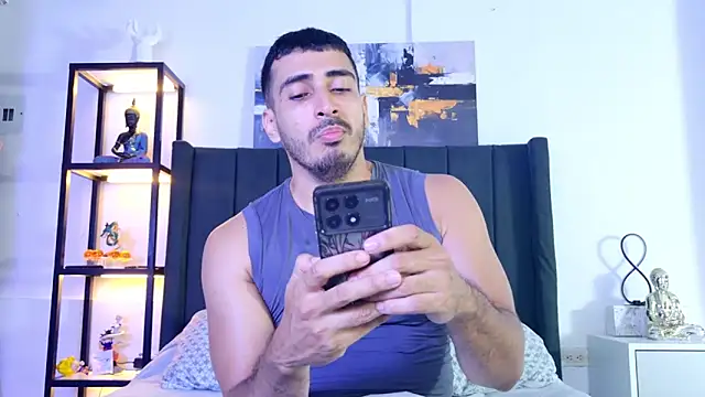 Snapshot of muscle_ares chatting on May 4, 2026, 9:39 pm muscle ares online show from May 4, 2026, 9:39 pm