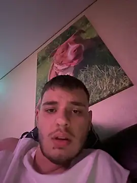 Snapshot of oscar_sweet22 chatting on October 14, 2025, 9:15 pm oscar sweet22 online show from October 14, 2025, 9:15 pm