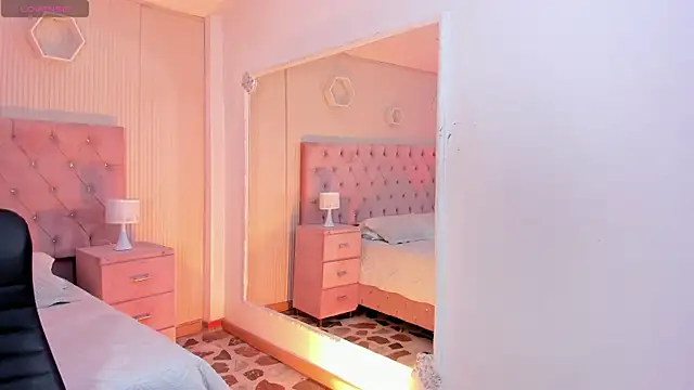 Snapshot of Agathaargent_ chatting on December 3, 2025, 4:46 am Agathaargent online show from December 3, 2025, 4:46 am